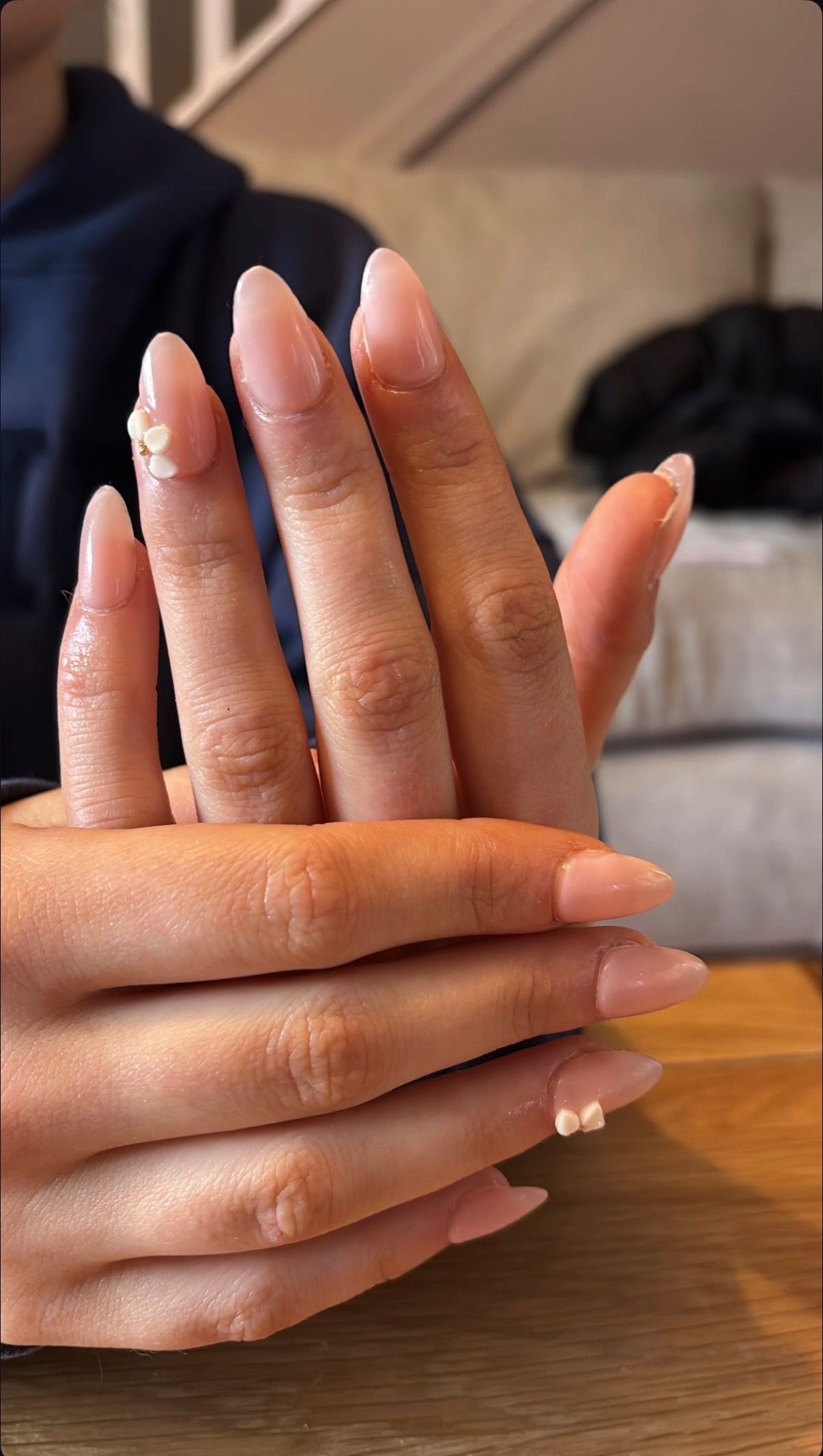 Long almond gel in nude